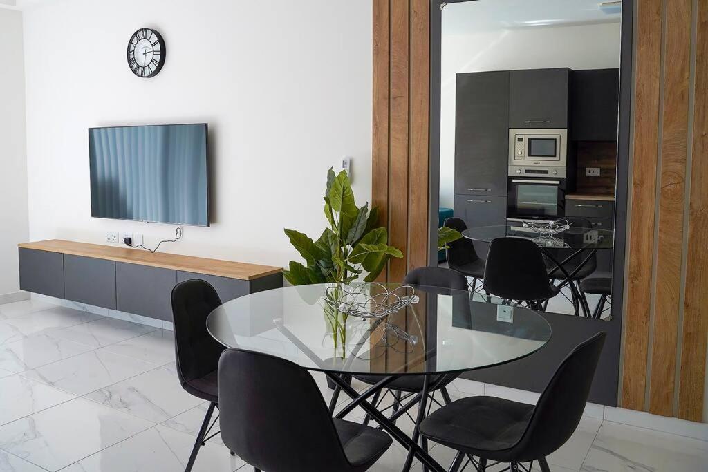 Luxurious Apartment Next To The Sea Gzira Екстер'єр фото